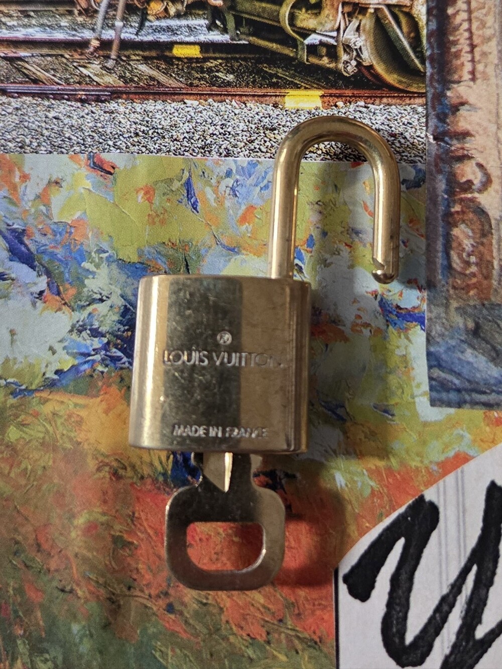 Louis Vuitton "323" Lock & Key Accessory - Picture 2 of 5